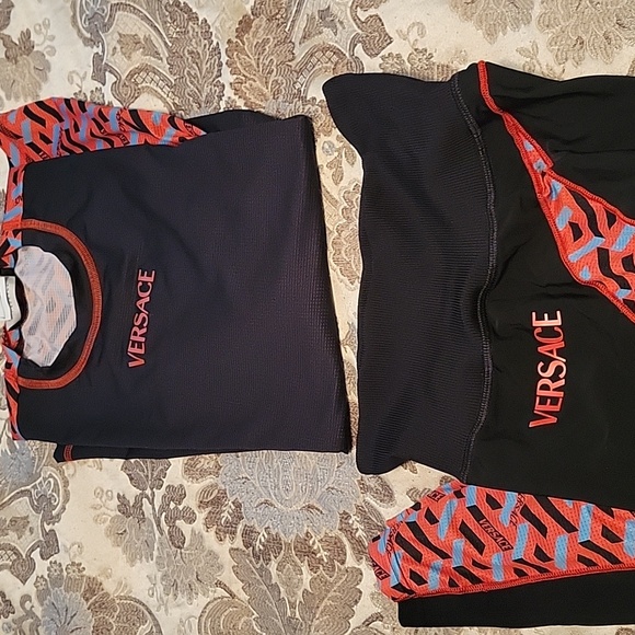 2 Piece Versace set - Picture 5 of 6